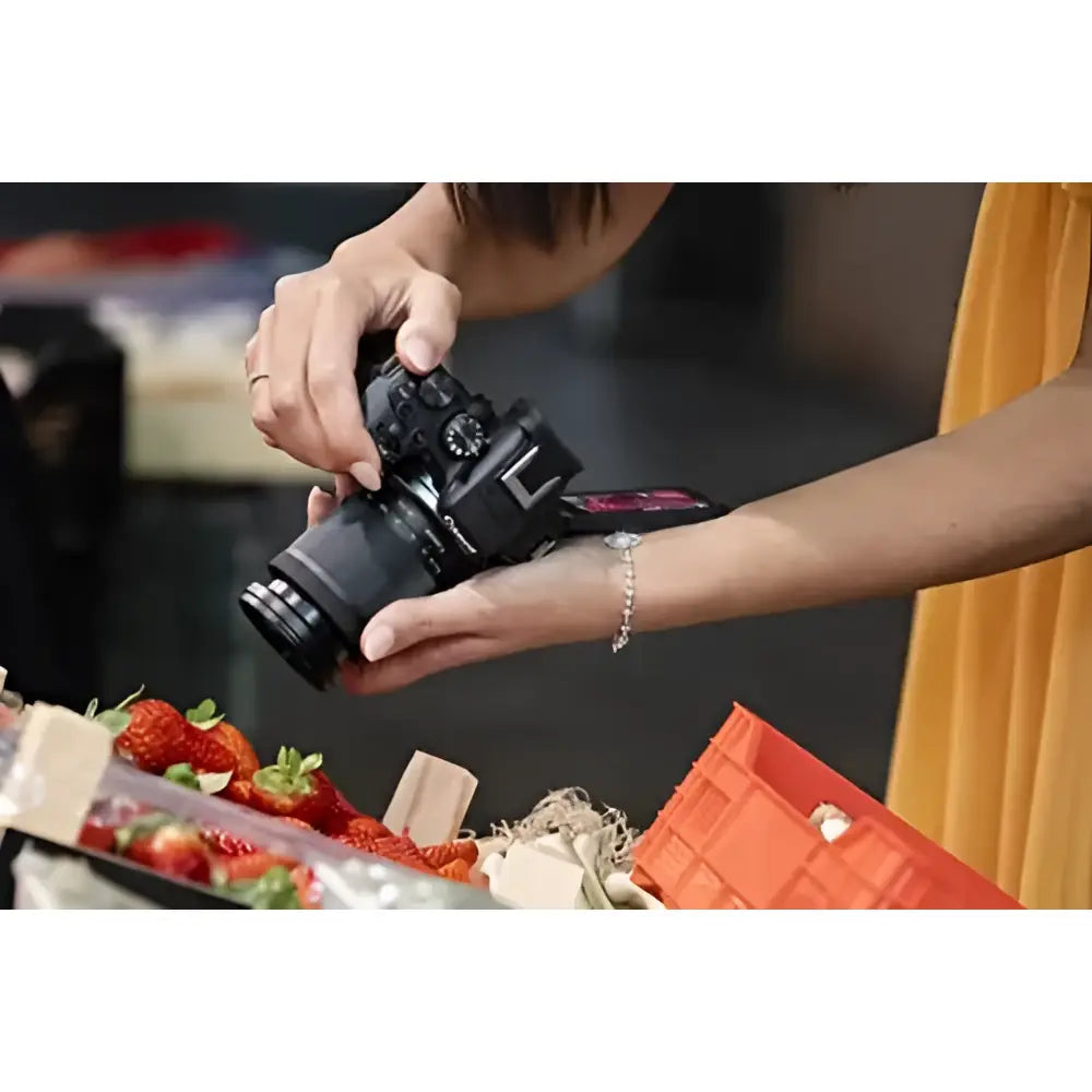Canon EOS R10 Kit with 18-150mm – Norwich Cameras